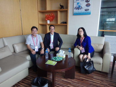 与吴伟坚副总经理会谈 与吴伟坚副总经理会谈