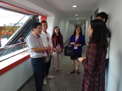 与岗位负责人交流 与岗位负责人交流