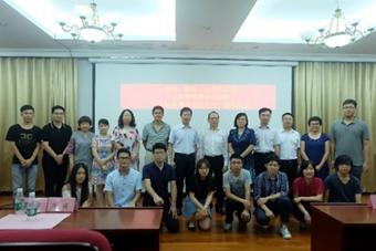 Group photo of the speakers and staffs