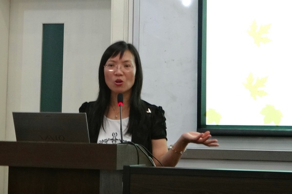 主讲人李美华教授
