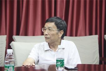 谭政生老师发言 谭政生老师发言