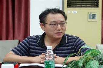 学院校友理事会会长罗毅书记主持会议 学院校友理事会会长罗毅书记主持会议