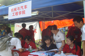 迎新工作有条不紊的进行