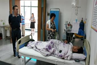 探望生病学生 探望生病学生