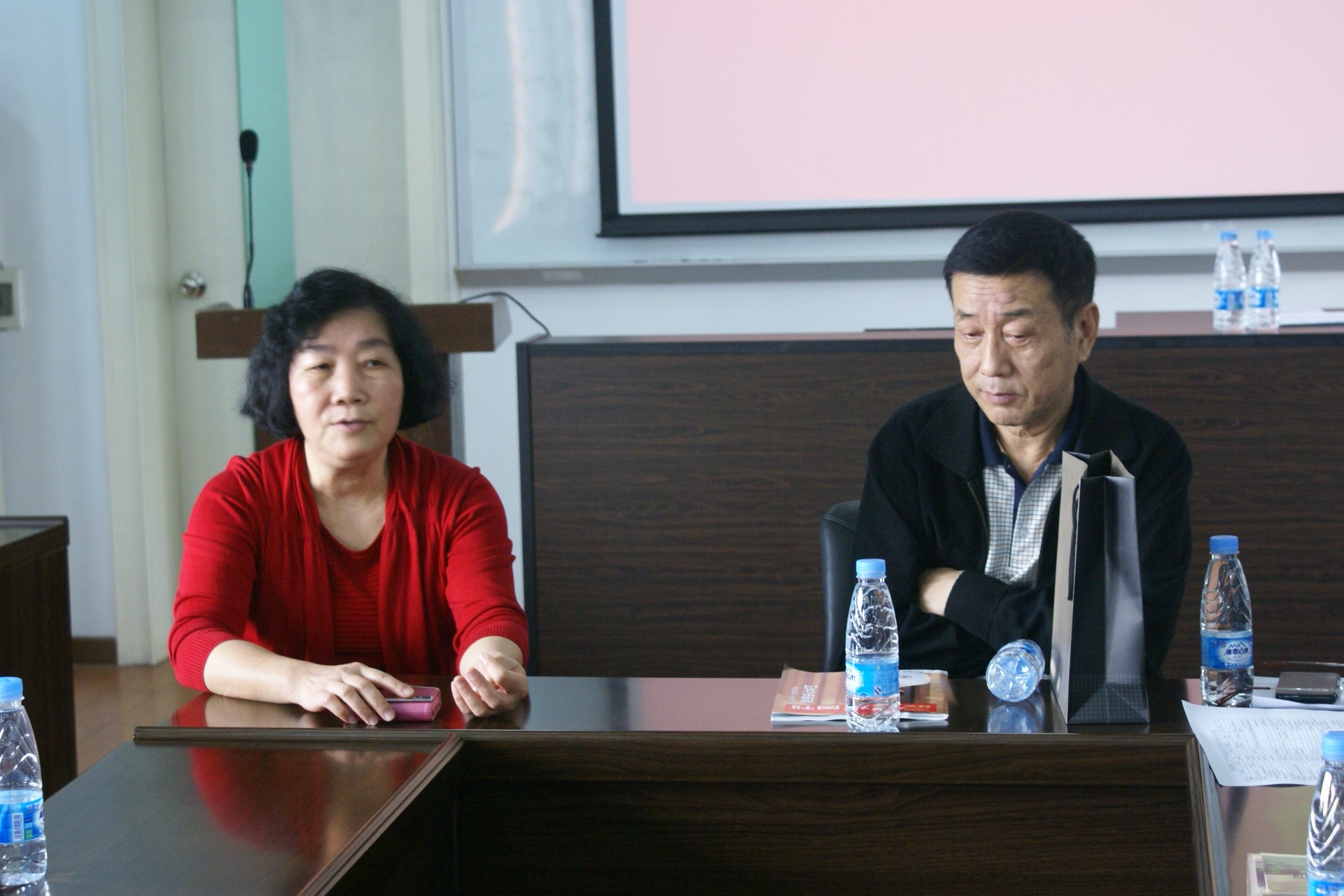 胡慧兰老师介绍学校现状