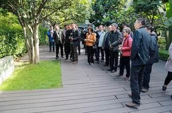 Visiting our President HE Jingtang’s studio Visiting our President HE Jingtang’s studio