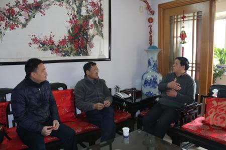 与刘树道书记亲切交谈