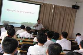 邱学青副校长致辞