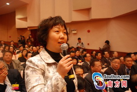 安然教授作精彩发言
