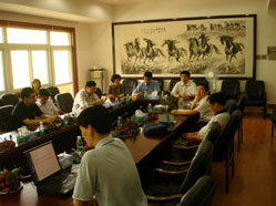 沈主任与经济学院科研骨干座谈