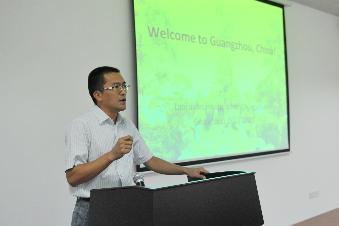 副院长刘程教授为校长团做讲座