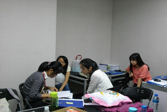 Checking students intern tasks