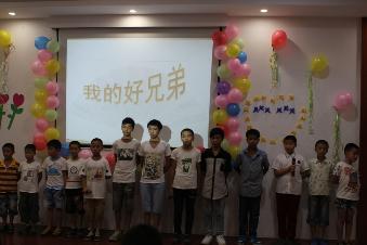 小朋友们的表演