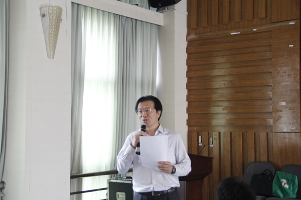 学院院长叶代启主持