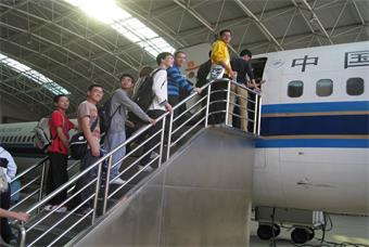 考察飞行仪表 考察飞行仪表