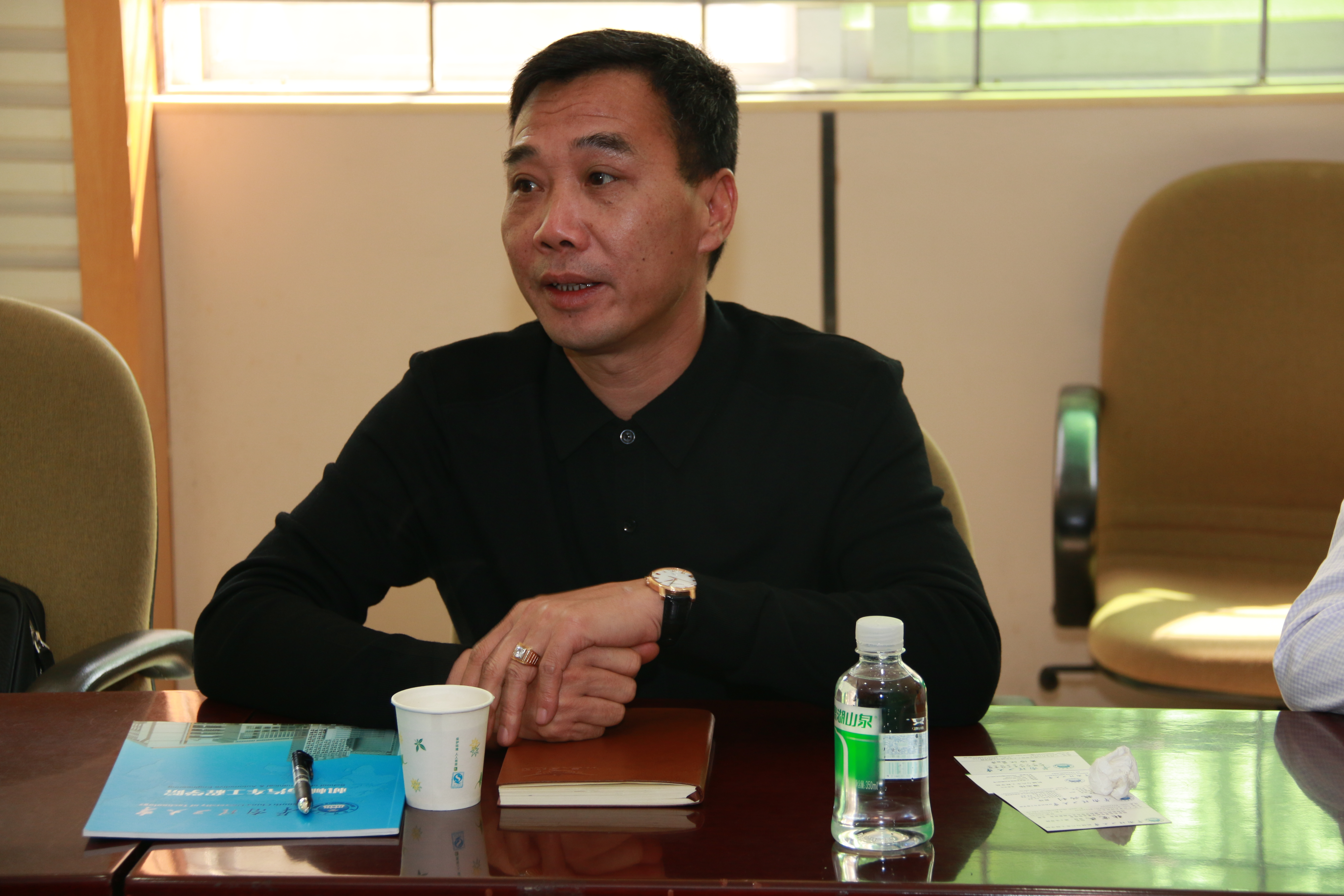 广东温氏食品集团股份有限公司梁志雄副总裁一行到我院洽谈合作