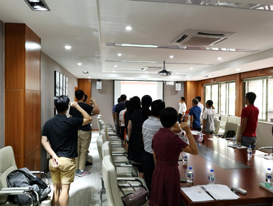“不忘初心、牢记使命”—重温入党誓词