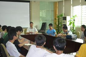 上官文斌副院长参加座谈会