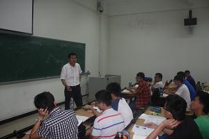 张宪民院长参加座谈会