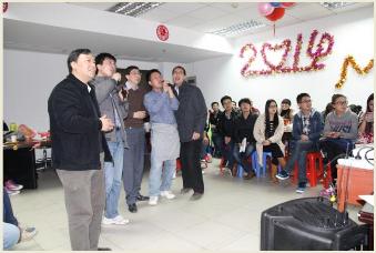 老师们合唱《冬天里的一把火》