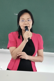 学院副院长温惠英教授入学教育