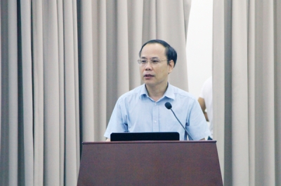 Vice President Qiu Xueqing Addressing