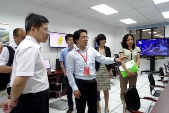参观交通规划大数据实验室