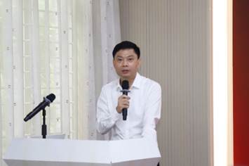 http://foundation.scut.edu.cn/_upload/article/images/cf/58/7ac5a915445f9044b1b19c1ca218/2a062c26-a525-42db-a5f7-a59347c8ffa3.jpg