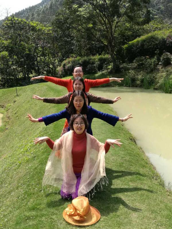 可爱的女老师们.jpg