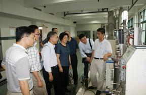 Alumni visiting laboratories Alumni visiting laboratories