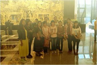 金华老师与2013级日语专业学生在花园酒店
