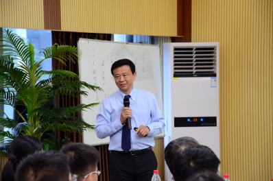 孙学良院士作学术报告