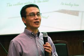 Prof.ZHU making report Prof.ZHU making report