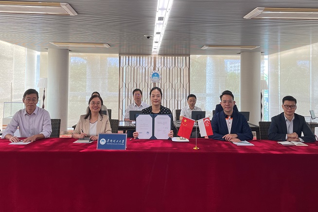 https://my.scut.edu.cn/up/uploadfiles/integrationpim/picture/article/images/5e/65/79e1f79a4ca096a9f1804e461295/8e126de4-2940-4b12-9e46-6a956963ff74.jpg